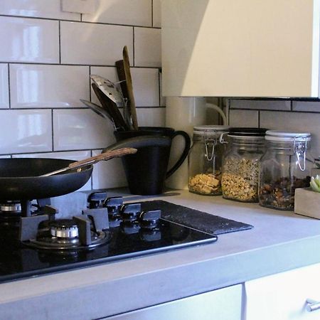 Traditional Victorian 2 Bed In Cobbled Street + Mod Cons - Full Home لندن المظهر الخارجي الصورة