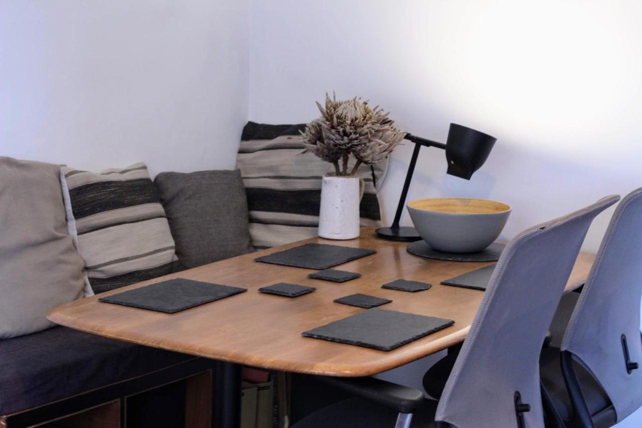 Traditional Victorian 2 Bed In Cobbled Street + Mod Cons - Full Home لندن المظهر الخارجي الصورة